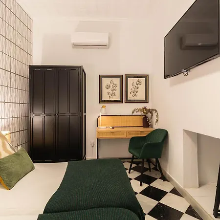 Apartment 5-bedroom Gem In The Heart Of