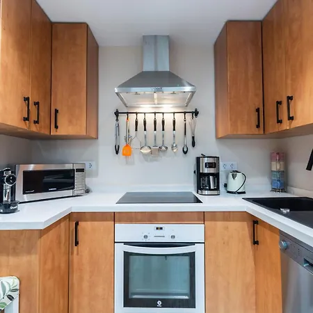 Apartamento 5-bedroom Gem In The Heart Of