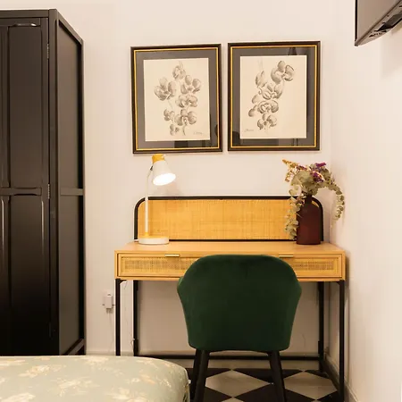 Apartment 5-bedroom Gem In The Heart Of *