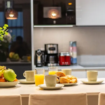 5-bedroom Gem In The Heart Of Apartment Seville