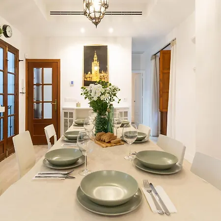 Apartment 5-bedroom Gem In The Heart Of