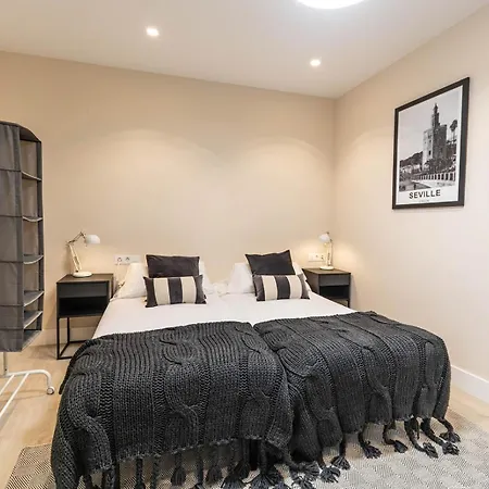 5-bedroom Gem In The Heart Of Apartment