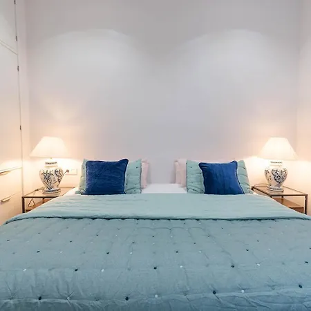 5-bedroom Gem In The Heart Of Apartment *
