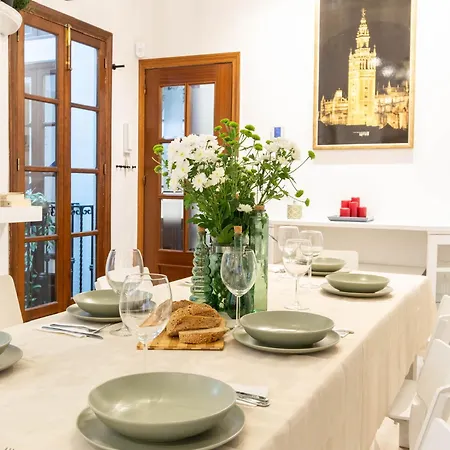 5-bedroom Gem In The Heart Of Apartment Seville