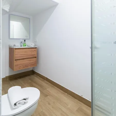 Apartment 5-bedroom Gem In The Heart Of Seville