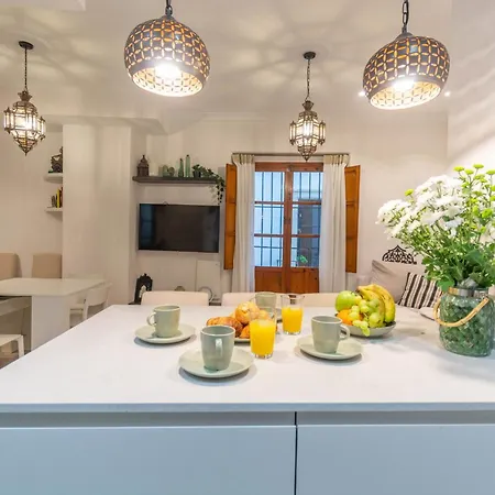 5-bedroom Gem In The Heart Of Apartment *