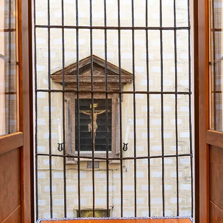 5-bedroom Gem In The Heart Of Apartment Seville