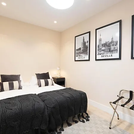 5-bedroom Gem In The Heart Of *