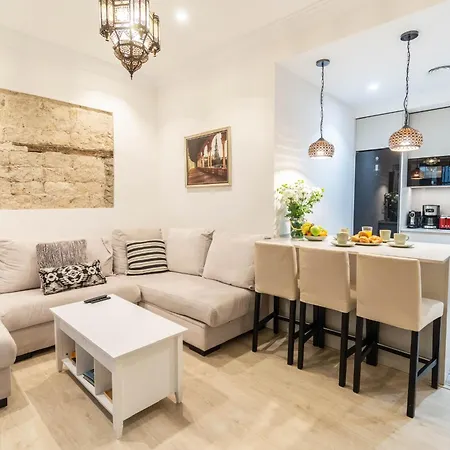 5-bedroom Gem In The Heart Of Apartment Seville