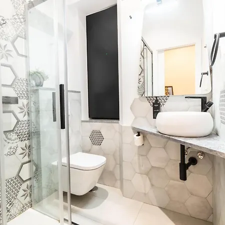 Apartment 5-bedroom Gem In The Heart Of Seville
