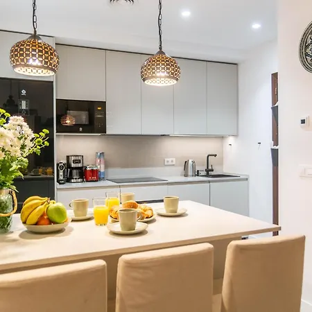 5-bedroom Gem In The Heart Of Apartment