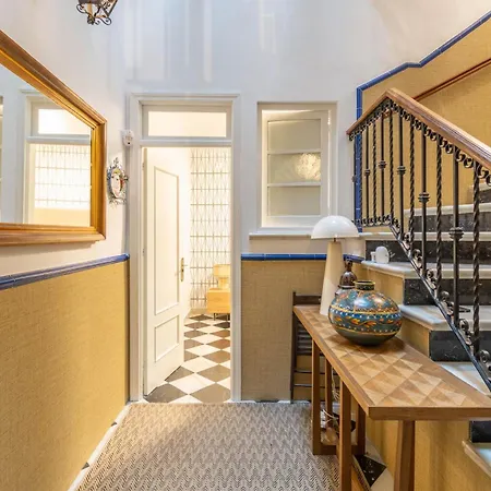 5-bedroom Gem In The Heart Of *
