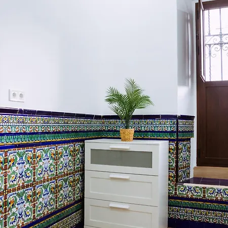 Hostal Triana Riverside *