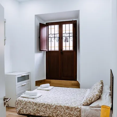 Hostal Triana Riverside