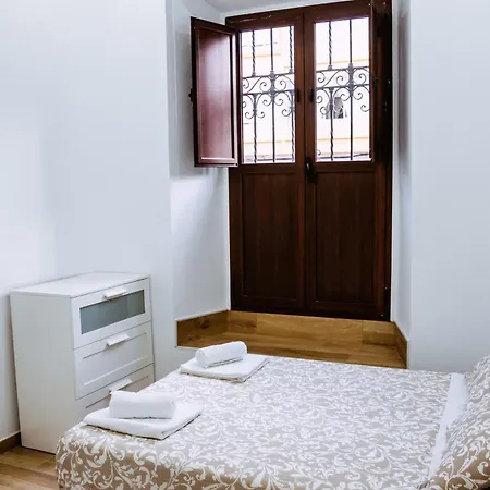 Triana Riverside Hostal Sevilla