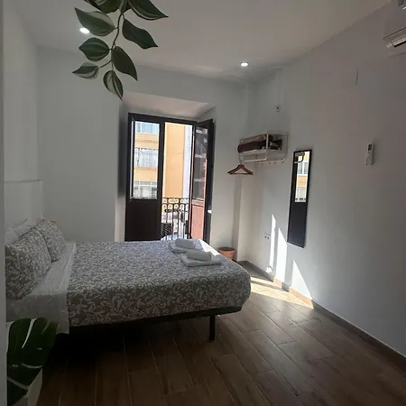 Hostal Triana Riverside