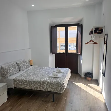 Hostal Triana Riverside