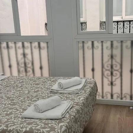 Triana Riverside Hostal