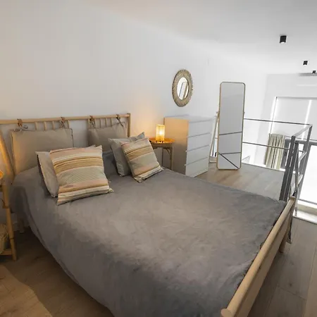 Rentalsevilla Alejo Fernandez Ii Apartment Seville