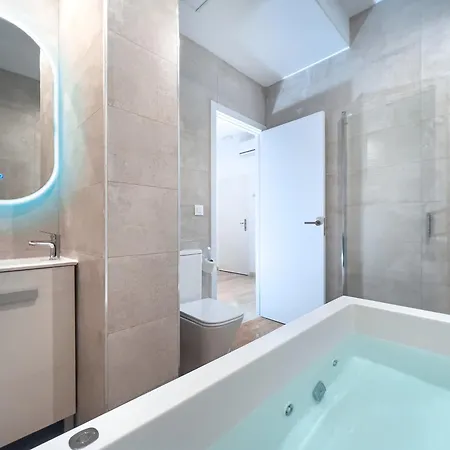 Acogedor Estudio En Triana Con Jacuzzi Y Wifi
