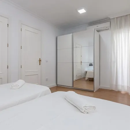 Amicorum Parking Apartment *