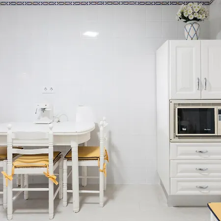 Amicorum Parking Apartment Seville