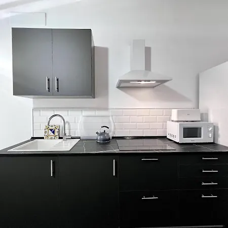 Feria Apartment *