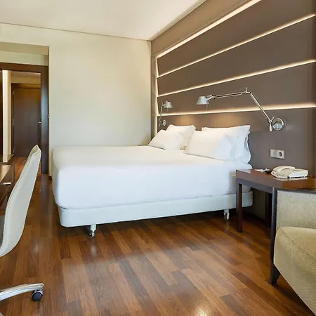 Nh Plaza De Armas Hotel 4*