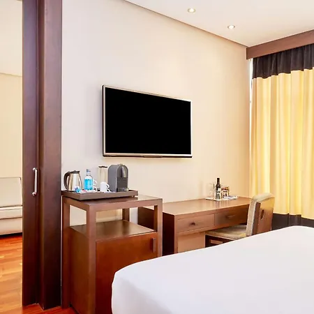 Nh Plaza De Armas Hotel