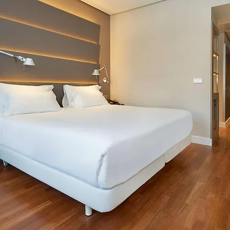 Nh Plaza De Armas Hotel