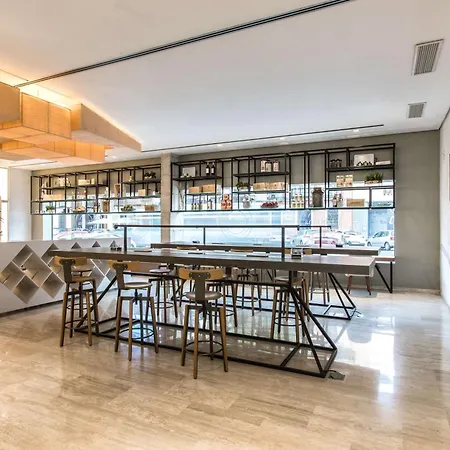 Nh Plaza De Armas Hotel 4*