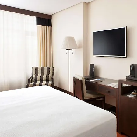 Hotel Nh Plaza De Armas 4*