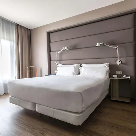 Hotel Nh Plaza De Armas Sevilla