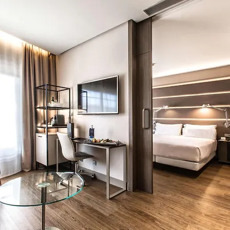Nh Plaza De Armas Hotel