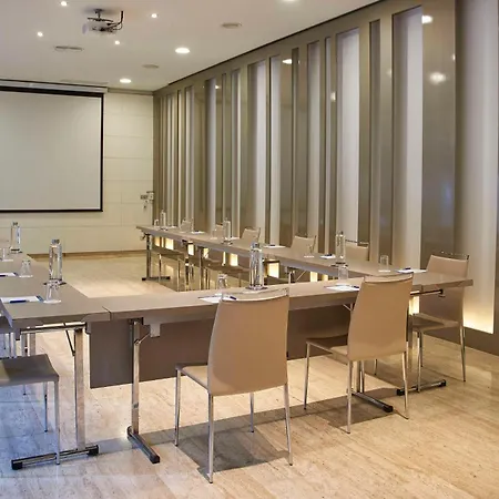 Nh Plaza De Armas Hotel 4*