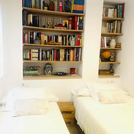 Puerta Carmona Apartment