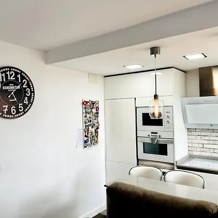 Nuevo!! Lujo&confort. Parking Apartment