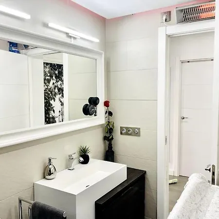 Nuevo!! Lujo&confort. Parking Apartment