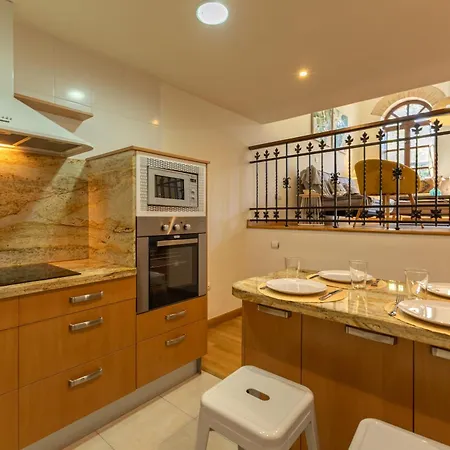 Charming 2 Bedroom At Center By Cityzen Apartment *