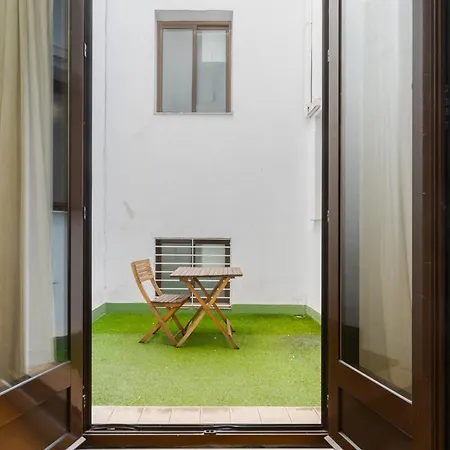 Apartment 3 Bedrooms 2 Bathrooms Furnished - Triana - Great - Mintystay Seville
