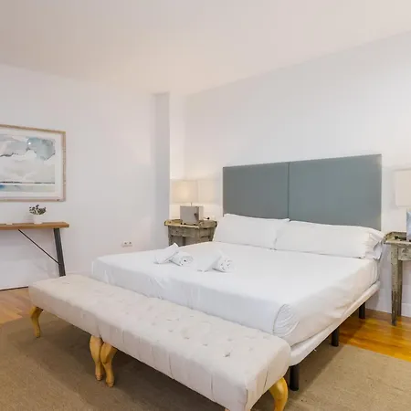 Apartment 3 Bedrooms 2 Bathrooms Furnished - Triana - Great - Mintystay Seville
