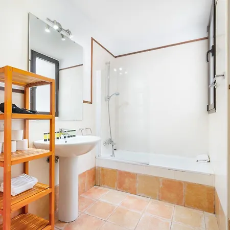 3 Bedrooms 2 Bathrooms Furnished - Triana - Great - Mintystay *