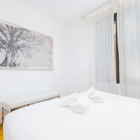 3 Bedrooms 2 Bathrooms Furnished - Triana - Great - Mintystay * Seville