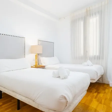 Apartment 3 Bedrooms 2 Bathrooms Furnished - Triana - Great - Mintystay *