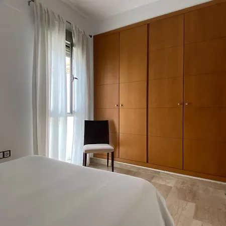 Center - Aloha Apartment
