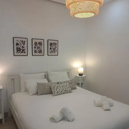 Apartment Cr *