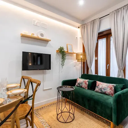 Francos Cathedral Terrace Apartment Seville