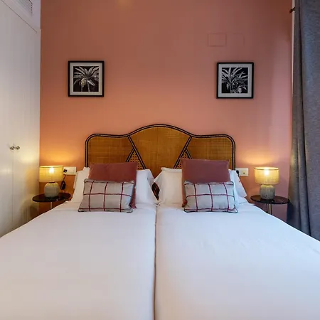 Francos Cathedral Terrace Apartment Seville