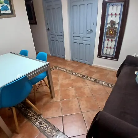 Homestay Budget And Lovely Macarena Seville