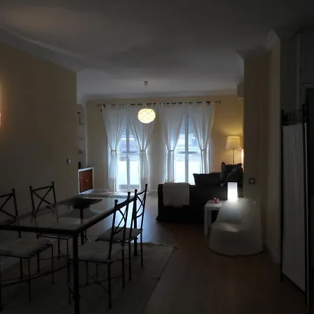 En Carrera Oficial Semana Santa Apartment *